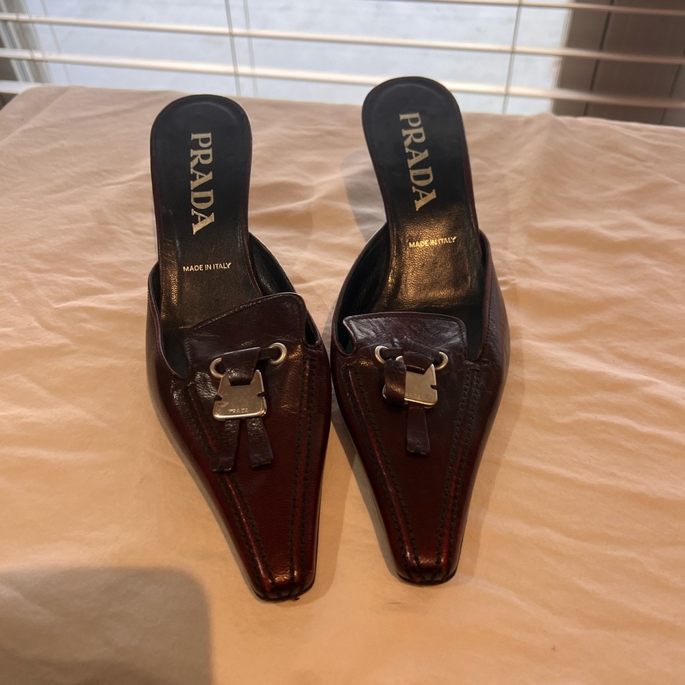 Vintage Prada Women's Brown Leather Kitten Heels